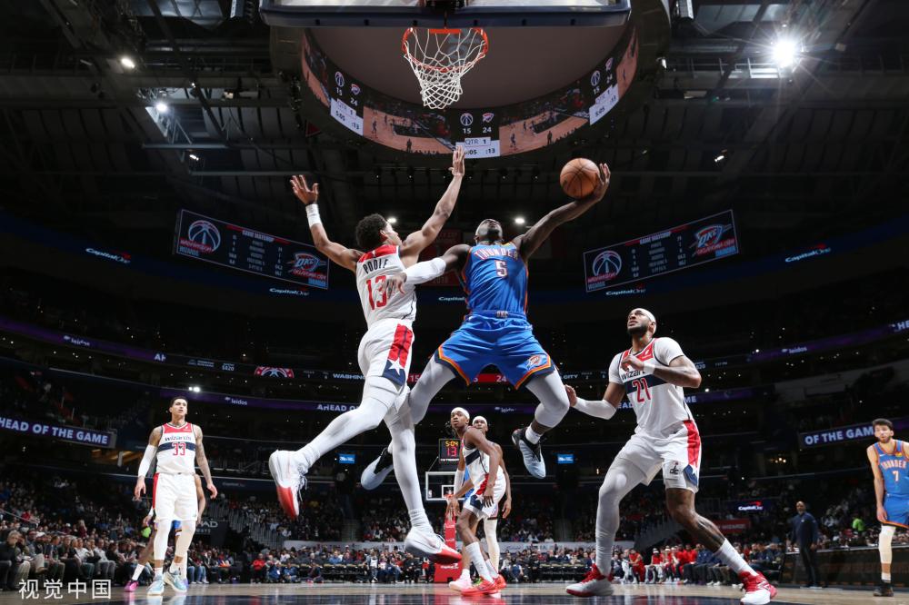 通过出色的 通过出色的